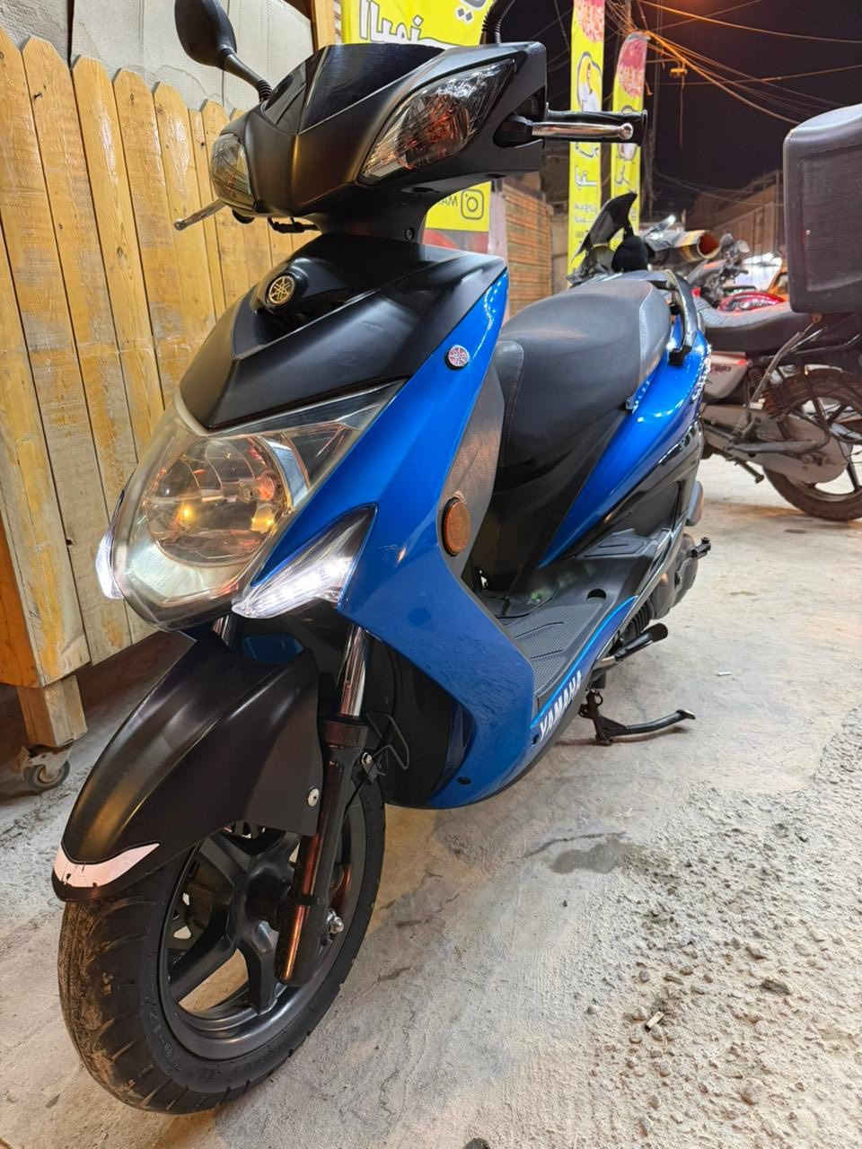 سلام عليكم
للبيع دراجة سكنس لد حديث 2018 فحل
نوزل 
حساس بل ستاند
قبق بانزين نفخ
وباقي المواصفات معروفه
الدراجه كامله مابيها اي نقص
برغي ما مفتوح بيها
دراجه مداريها وعلى اديه اديرلها فقط بانزين محسن
السعر: مليونين و200 
وبيها مجال بسيط
العنوان البصره قضاء القرنه
***********
