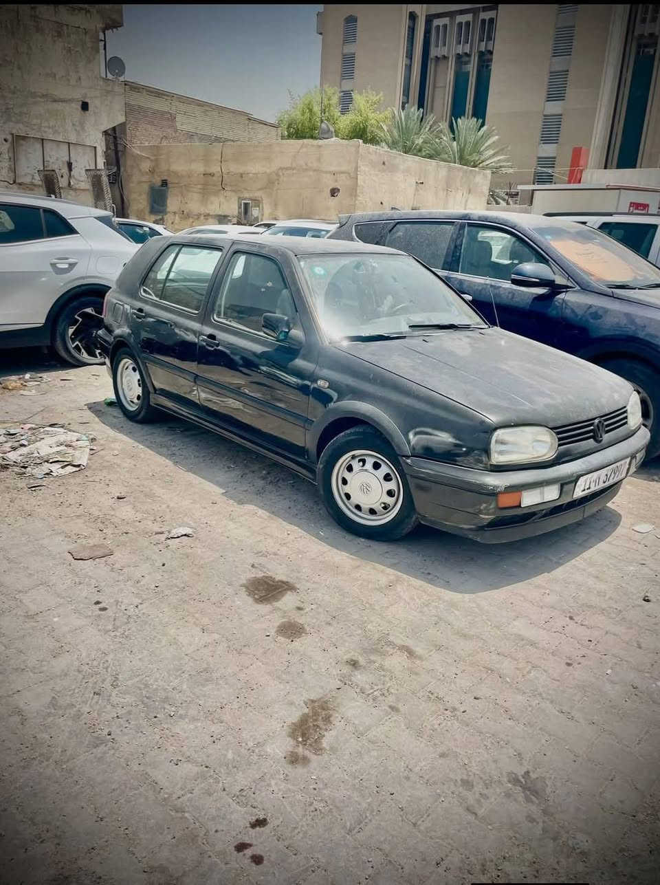 سلام عليكم سياره كولف مديل 1993سياره نضيفه بلادي سياره جهازه مابيه اي نقص رقم بغداد جديد ***********
