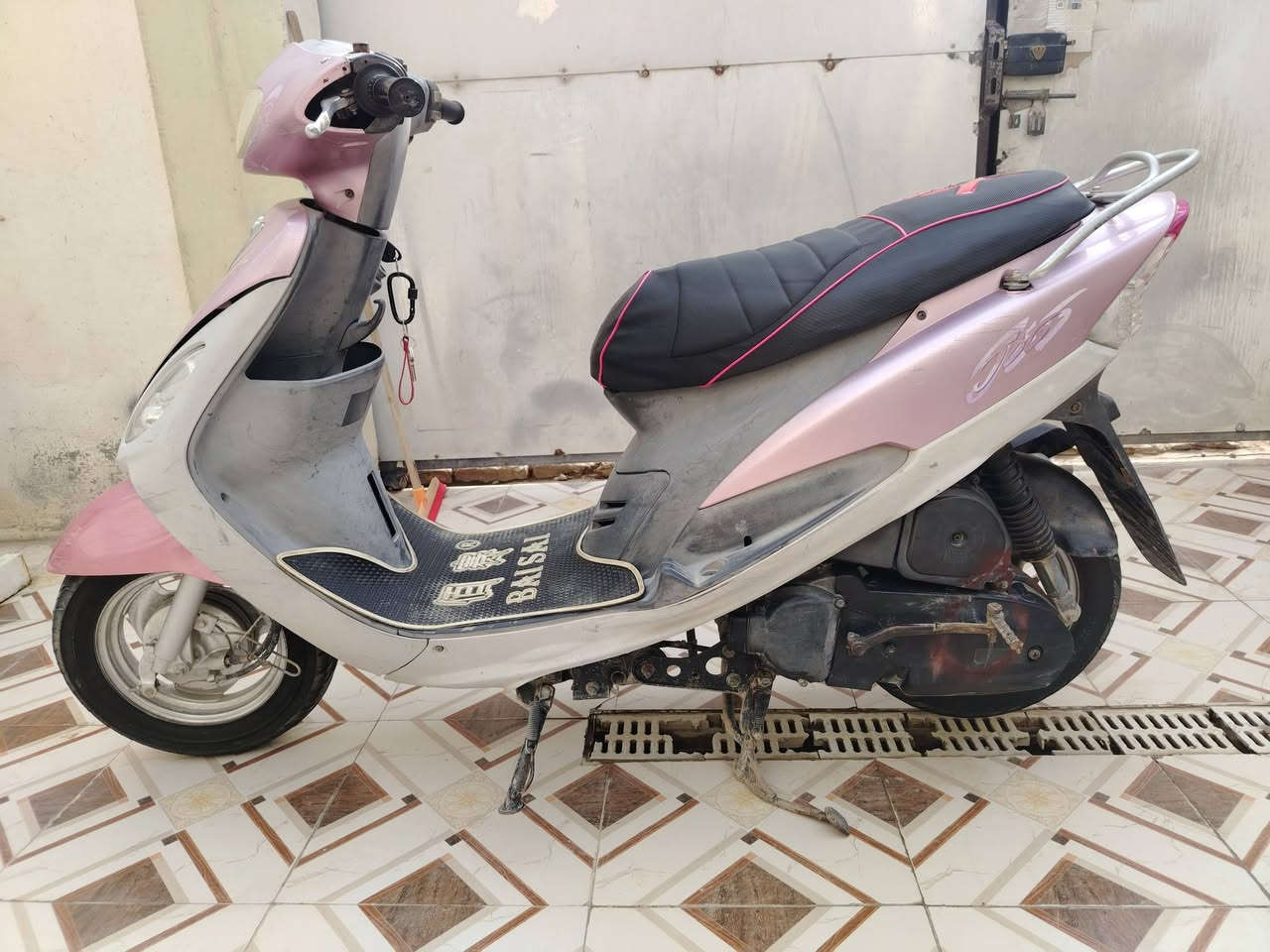 السلام عليكم دراجه ماكس منغولي
نضافه ومحرك مكفول
درجه مال جناي
شراي يتفضل خاص


**إذا كنت صاحب هذا الإعلان وتريد حذفه لأي سبب، رجاءا أرسل رسالة إلى الدعم الفني**