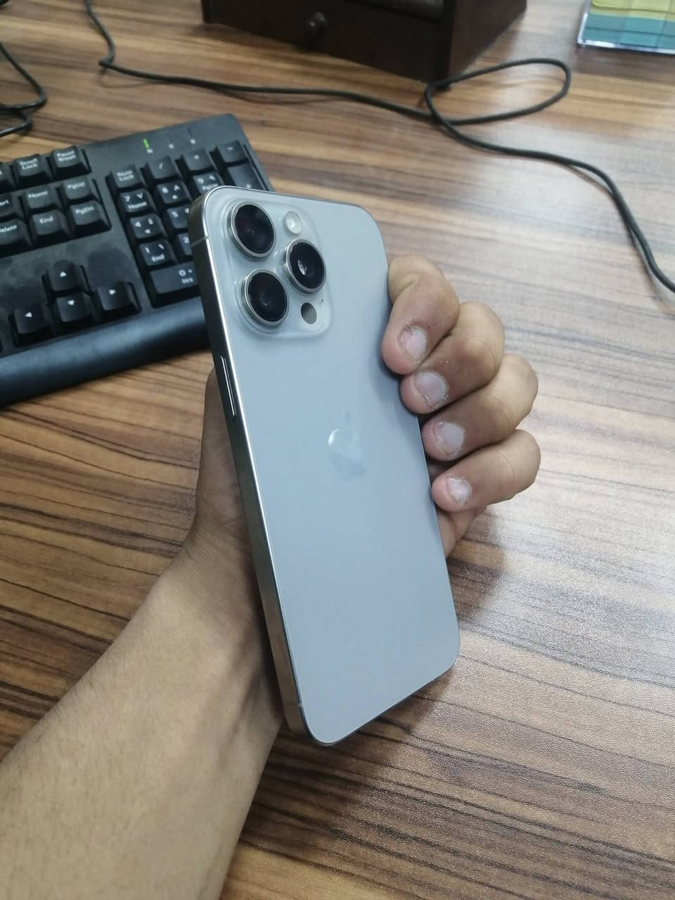 سلام عليكم شباب تلفون ايفون ١٥ برو ماكس ذاكرته 256 جهاز نضافه ١٠٠٪
لون تيتانيوم بطاريته ٨٨شرق اوسط
بدون كارتونه
مكاني بغداد الحسينيه الراشديه رقمي ***********
اتصل  سعر مليون وبي مجال بسيط
