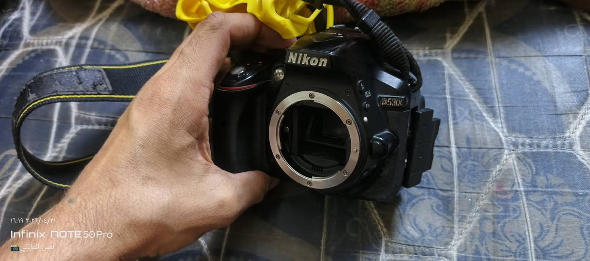 نيكون D5300
زوم 70/300اوتو غير شغال فقط منول
درع جيلاتين اصفر
حزام كتف اصلي
حقيبه كبيره كامله
كيبل نقل الملفات
شاحنه اصليه 
بطاريات 🔋2اصليات 
شاشه قلابه مواصفاتهه راقيه
مكان نجف  الكوفه سعر 300وبيهه مجال
نظافه ٩٠/١٠٠


**إذا كنت صاحب هذا الإعلان وتريد حذفه لأي سبب، رجاءا أرسل رسالة إلى الدعم الفني**