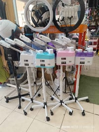 صالون رجالي ونسائي • حامل شسوار • جهاز بخار