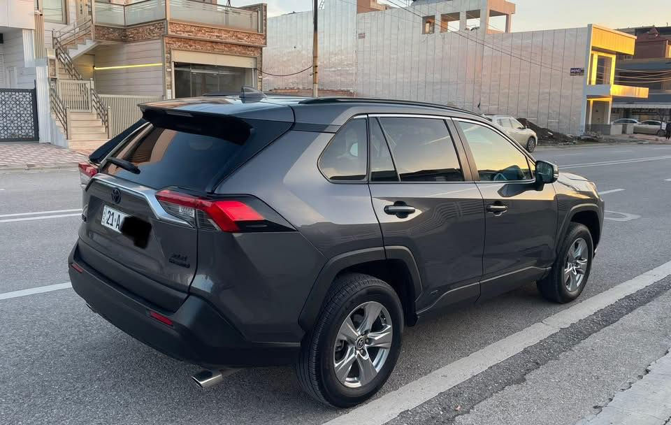 ئۆتۆمنێل: تويتا راف هايبريد ٢٠٢٤

مواسفات XLE  دوو نيزام
٣٥ هەزار ڕۆیشتووە 

ســــعر $ یەک کۆمێنـت بکە راســـتەوخۆ بــۆ دێـــت🟢

به نزين و هايبريد
ته نها جه ملخى دواوه بوياخه لەگەل 
دوو پەله ى زۆر پچووک. سندوقى دواوه گوراوه به بيلاد. 
به سمه يه. سلايدە. ئاوينه رادار. رادارى پيشەوه
سندوق جەگ و شەق. شاشه گه وره 
سوكان هيتەر. كوشن كارەبا. كوشن هيتەر
٣ مودى لى خورين. ده بل اكسل. خەتى جاده 
ويل كروم. بريك به سمه. ئوتو هولد. گيچ ئه ليكترونى 
لايتى پيش و دواوه ليده
گێڕ و مەكينه و هه مووگيانى به شەرت 
سه يارەكه رەقەم كراوه 
 پيشى كەپسه. سه ياره كى زور جوان و ريكوپيكه

ژمارەی خاوەن سەیارە :
08801911350
***********
