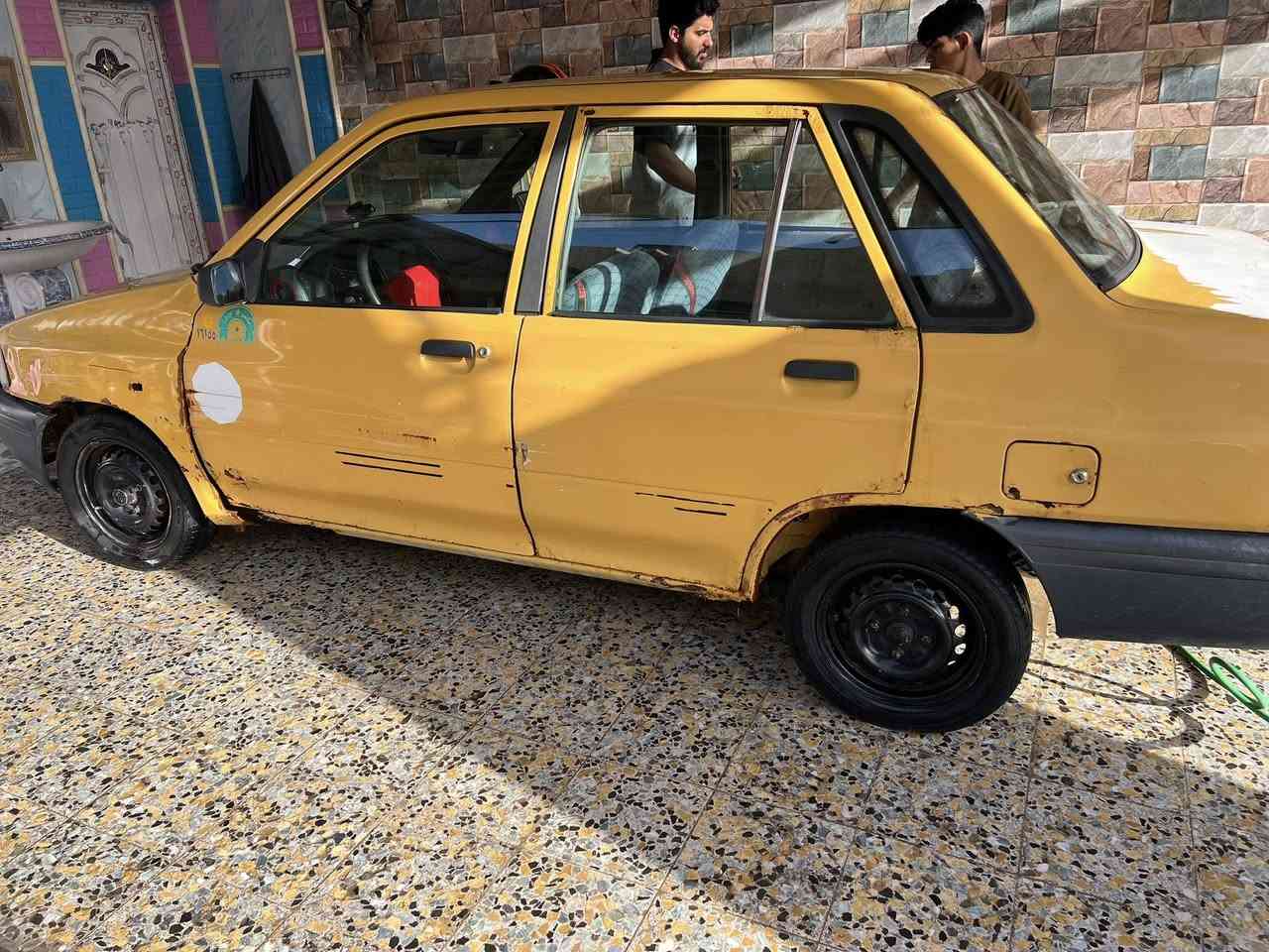 سلام عليك سياره للبيع سايبه موديل ١٢رقم صدامي ميسان راعيه موجود هيه وغرامات علا راعيه مداور ثاني يوم سياره شوفك عينك مكينه جديده كير كفاله سعر ١٥
مكان سياره كربلاء الحر 
***********
