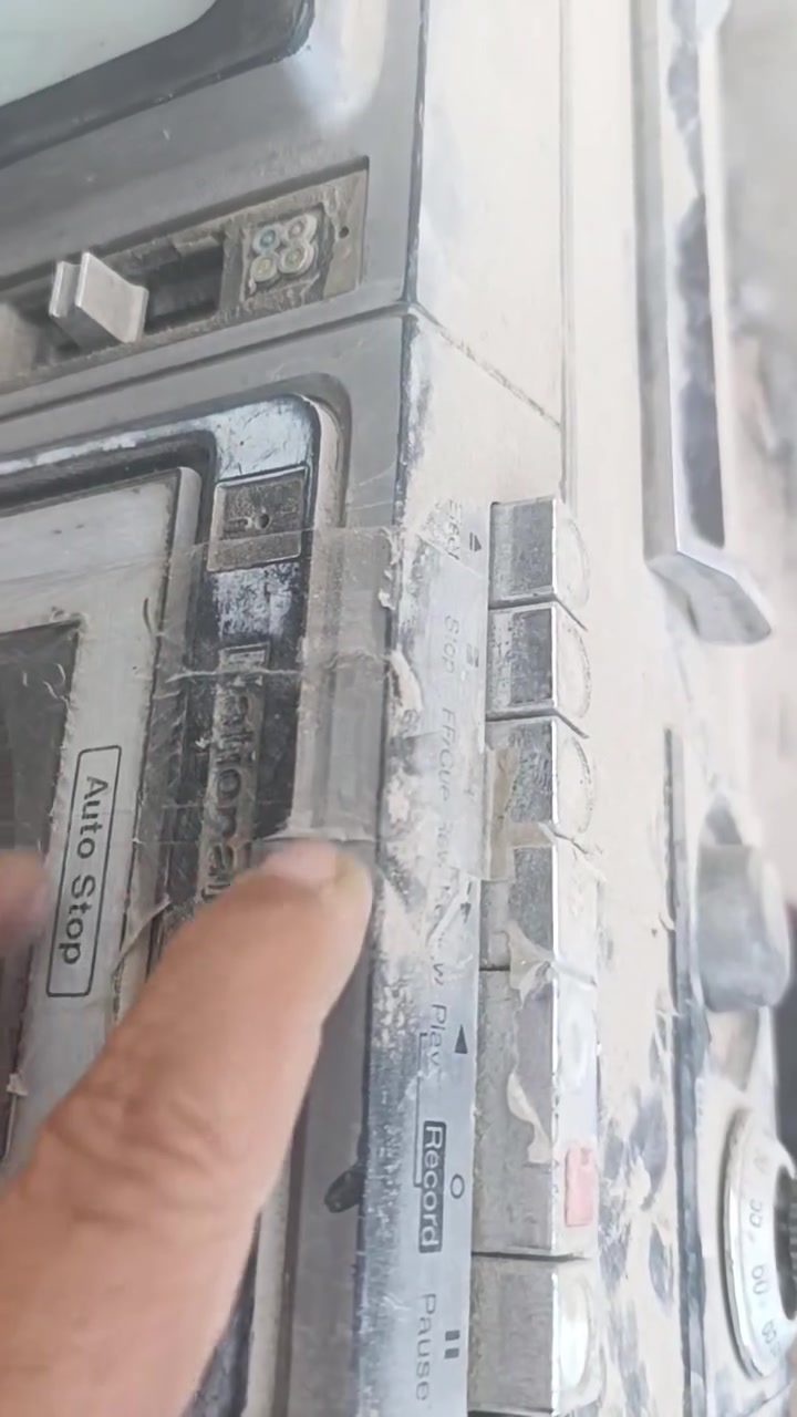 السلام عليكم من رخصة الاخ الادمن تلفزيون  ملون نشنال معه مسجل وراديو كان مظموم بالمخزن حتى ناسينه كله تراب فتحة قبقه حتى شراي يشاهده شني بيه مابيه لان مااعرف كلشي ابيع فحم اخوان مااعرف امام عيونكم باب مسجل على صمغ شفاف لان ظال مفتوح خاف ينكسر صمغته سعره 65 الف هل موجود مااعرف كلشي بيه فحم الياخذه اخوان


**إذا كنت صاحب هذا الإعلان وتريد حذفه لأي سبب، رجاءا أرسل رسالة إلى الدعم الفني**