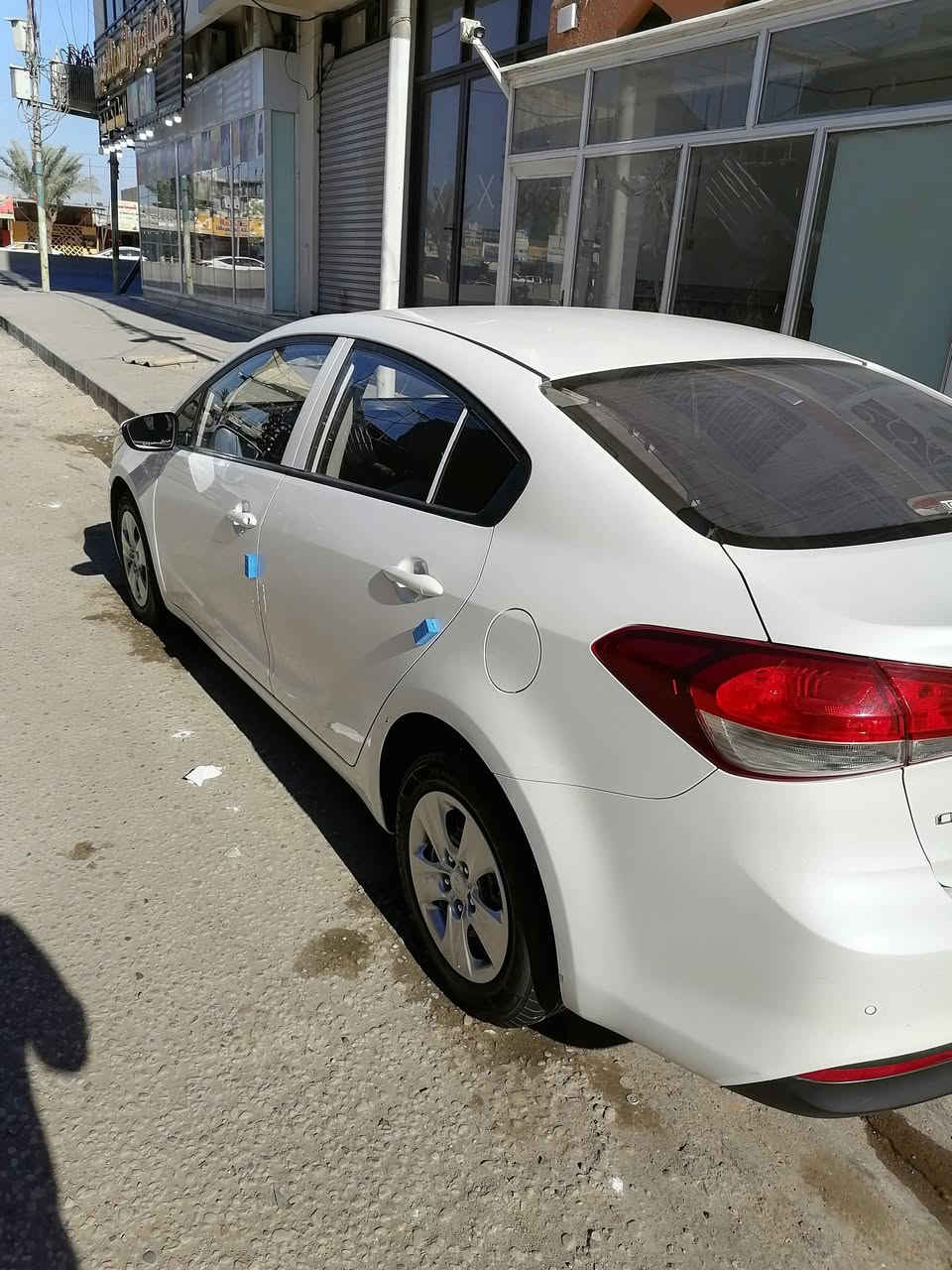 للبيع سيراتو موديل 2017 مكينه 1600 حداديه وكير ومكينه مكفولات ماشيه 158 حقيقي سياره مكفوله من صبغ وتبديل وفتح فقط بارد جدا بصيط وسونار بالمنشور السعر (127) وبيها مجال مكاني النجف الاشرف الاستفسار الاتصال على الرقم ***********
