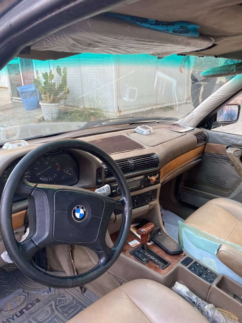 السعر 35$
رقم موبايل ***********
مكينه و كير و كهربائيات كفاله
الصدر بحاله جيده 
 و سلايد روف شغال
 تخم تاير جديد 
لايت زنون
 داخل جلد عسلي
 الجام كهربائي 
صاحب السياره من سكنة الموصل
