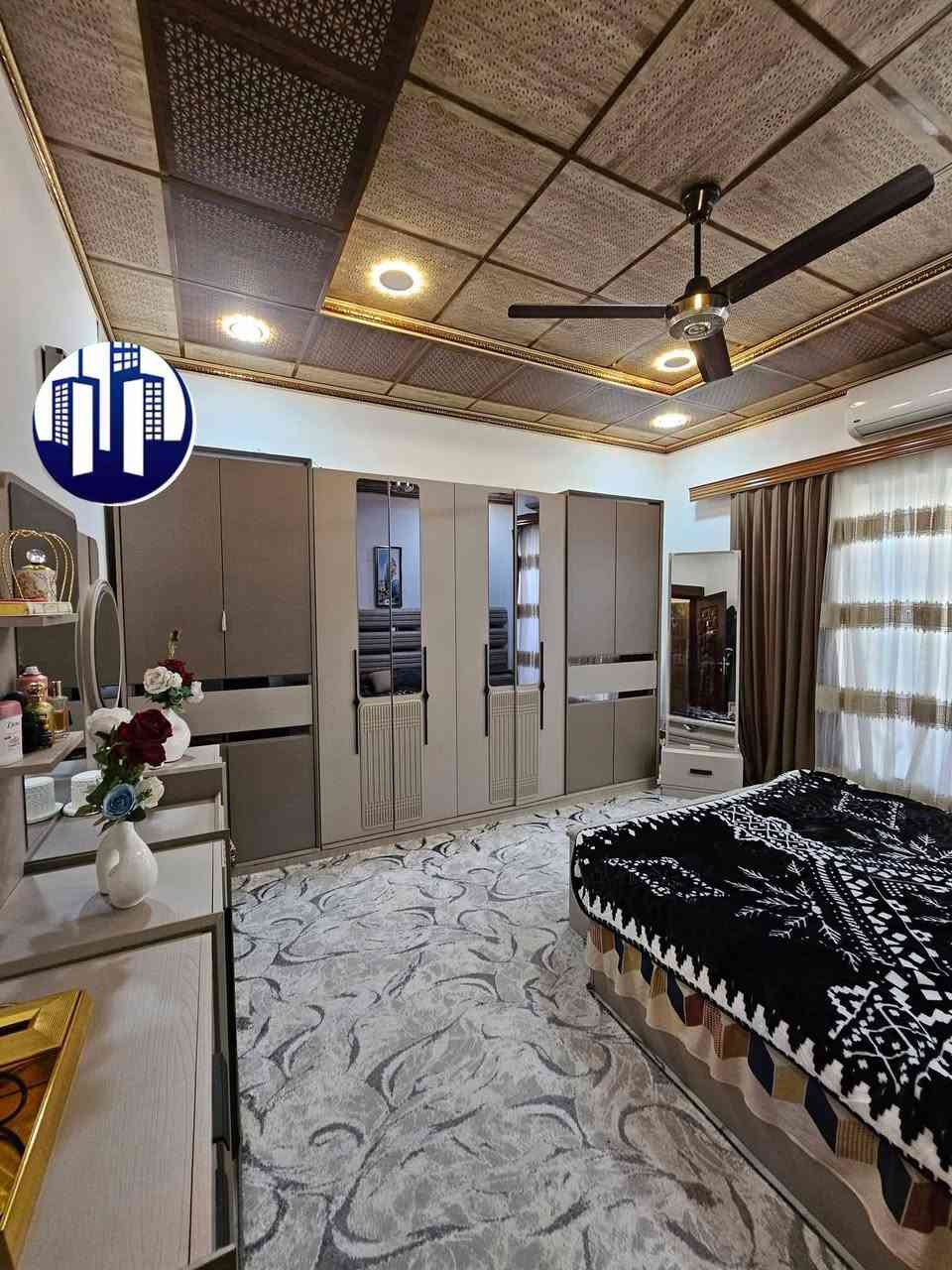 ---- عقارات الموصل الحدباء ----
                  🏤 دار للبيع🏤 

🌍 موقع الدار مزارع الحدباء بالقرب من جامع الطيار🌍

🔴 يبعد عن الشارع العام 25 متر 

🔴 بستان ملك صرف 

🔴 مساحة الدار 140 متر

🔴 الواجهة 9 متر

🔴 الاتجاه شروق تام

🔴 الطابق الاول غرفة نوم 
      الطابق الثاني 3 غرف نوم 

🔴 بناء ممتاز جدا وحديث وراقي 

              /////////////////////////////
 لمعرفة التفاصيل والسعر الاتصال على الرقم
                          ***********

🔵نستقبل جميع طلباتكم وعروضاتكم...
