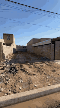 قطعه ارض تجارية للبيع المساحة 150 متر الواجهة 6 متر والنزال 25 متر  طا...