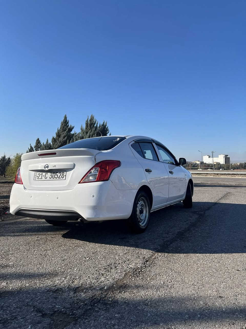 السلام عليكم 
نيسان صني هندي 
موديل 2020 
سياره نضيفه رقم اربيل  
ضرر صندوك تبديل وارضيه مرشوشه صبغ 
سعر 106 
*********** للاستفسار ع رقم واتس

