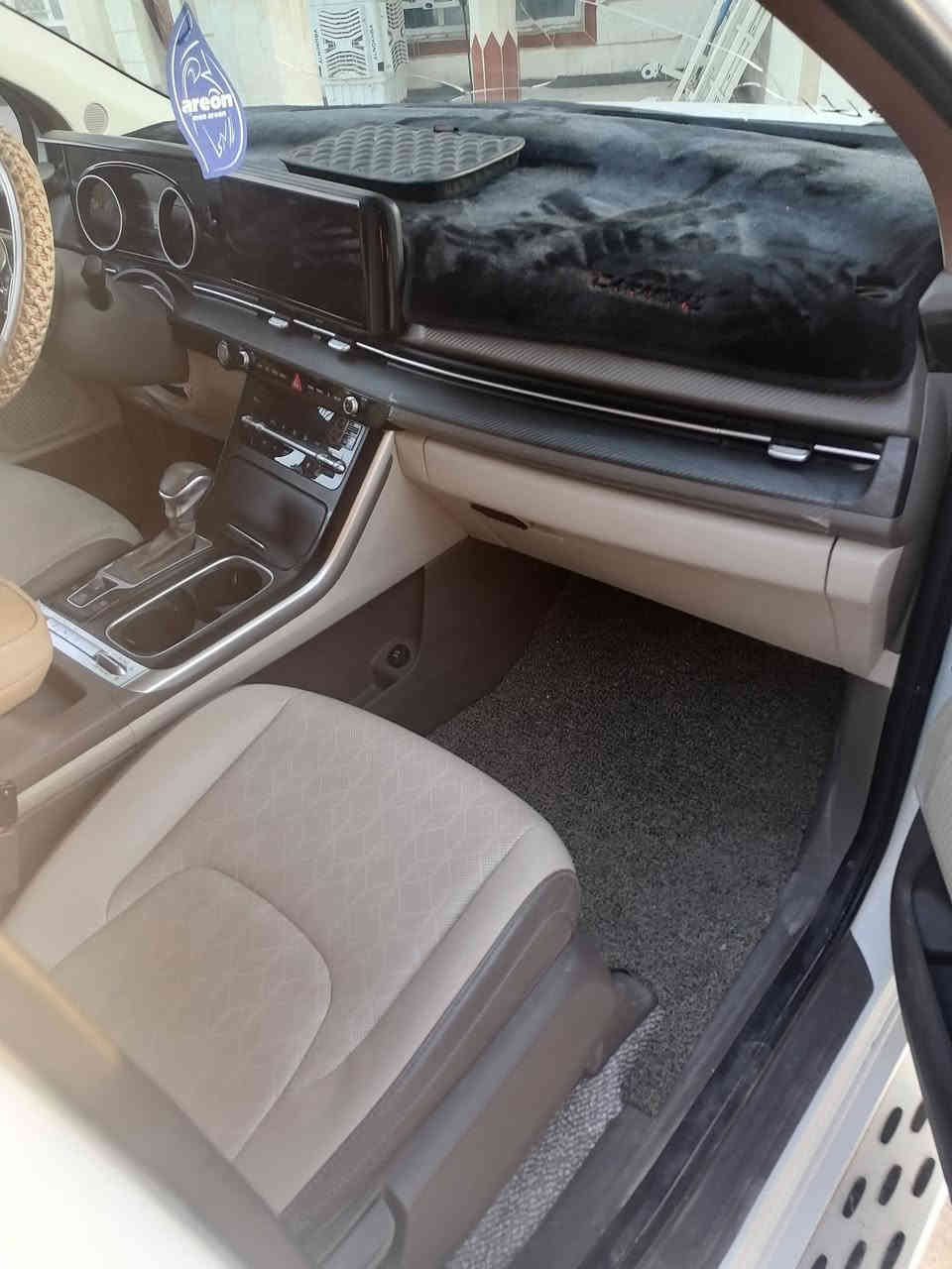 كرنفال للبيع ميديل ٢٠٢٣ كفاله عامه ***********
