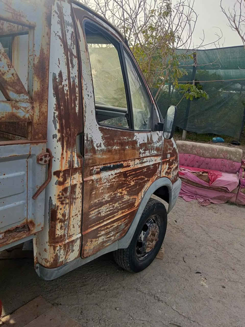سلام عليكم روسي للبيع مديل 2003 مكينه وكير كيا 3000 جاهزه سياره رقم بابل السعر 22مكان بابل ***********
