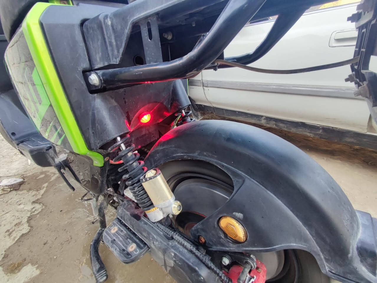 دراجه شحن R11للبيع موديل 25.سعر550وبيه مجال بسيط. رقمي***********.الناصرية قضاء سيد خيل منطقه سيد ضاهر
