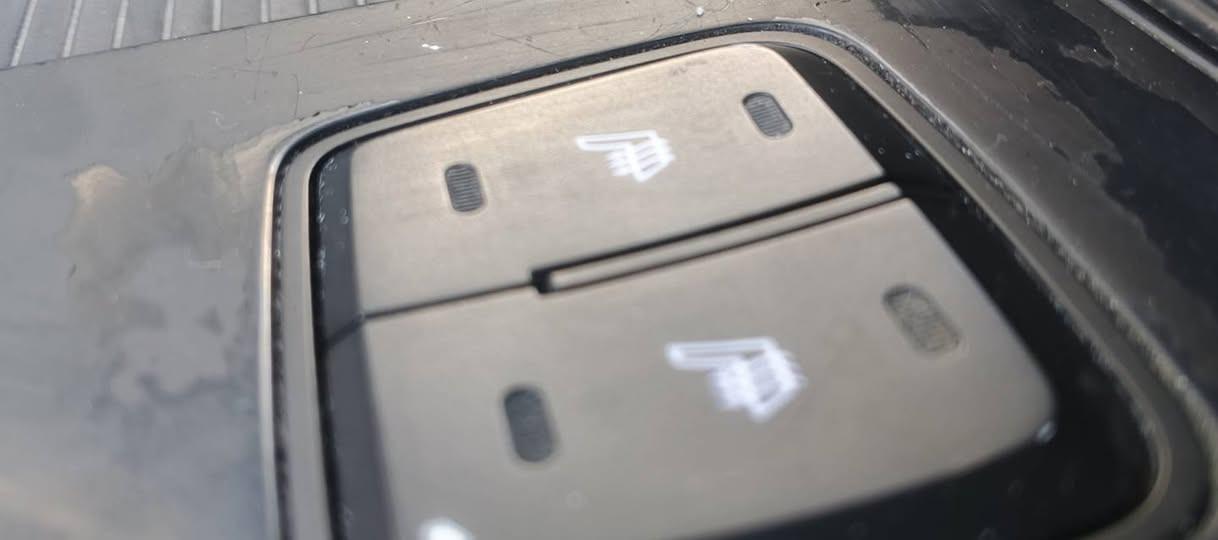 سوناته 2014 كصه    متومه بانزين بانزين ودوش و2000مكينه فول الفول بصمه  بوليراما فتحتين مرايات شفط اشاره بالمرايات كشنات جلد وكشنات تدفع وتبريد وتبريد خلفي كاميرا وشاشه تحكمات ستيرن فول كلش وجاهزه مكينه كير حداده تبريد تدفئه تخبل السياره تعبان عليه وكلش حلوه السعر 58 مكاني بصره بصره *********** كلشي شغلل بيه تخبل
