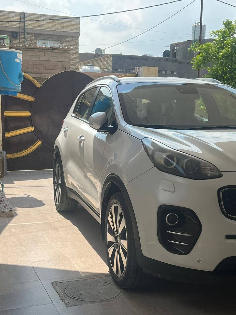 السلام عليكم من رخصه الأدمن سبورتج موديل2018 رقم بغداد انكليزي بأسمي تحويل ثاني يوم سياره مكفوله كفاله عامه والسونار مرفق بالمنشور المواصفات
بصمه عدد2
جنطه كهرباء 
زراك لايت 
سايد بريك رجل
وباقي المواصفات معروفه ألسعر190 وبيها مجال مكاني صويره للاسفسار الأتصال على الرقم ***********
