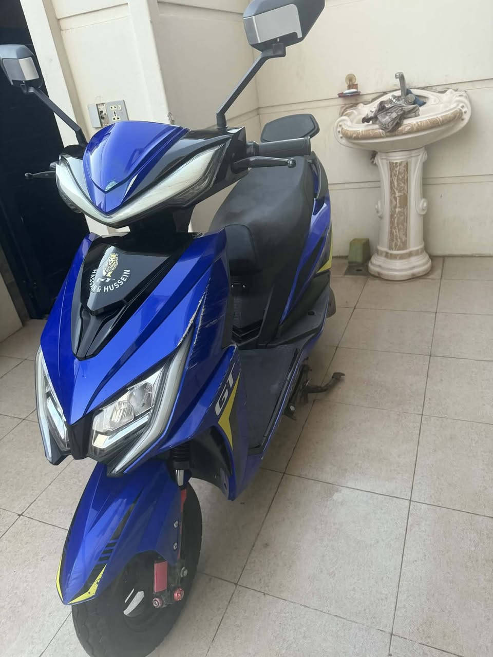 السلام عليكم دراجه شحن للبيع الدراجة كامل مواصفات مكفولة كفالة عامة فقط شخوط في الكفرات كما موضح في الفيديو الدراجة ماشية 3500 سعر الدراجة 800 الف وبيه مجال 
رقم الهاتف *********** بي واتساب
