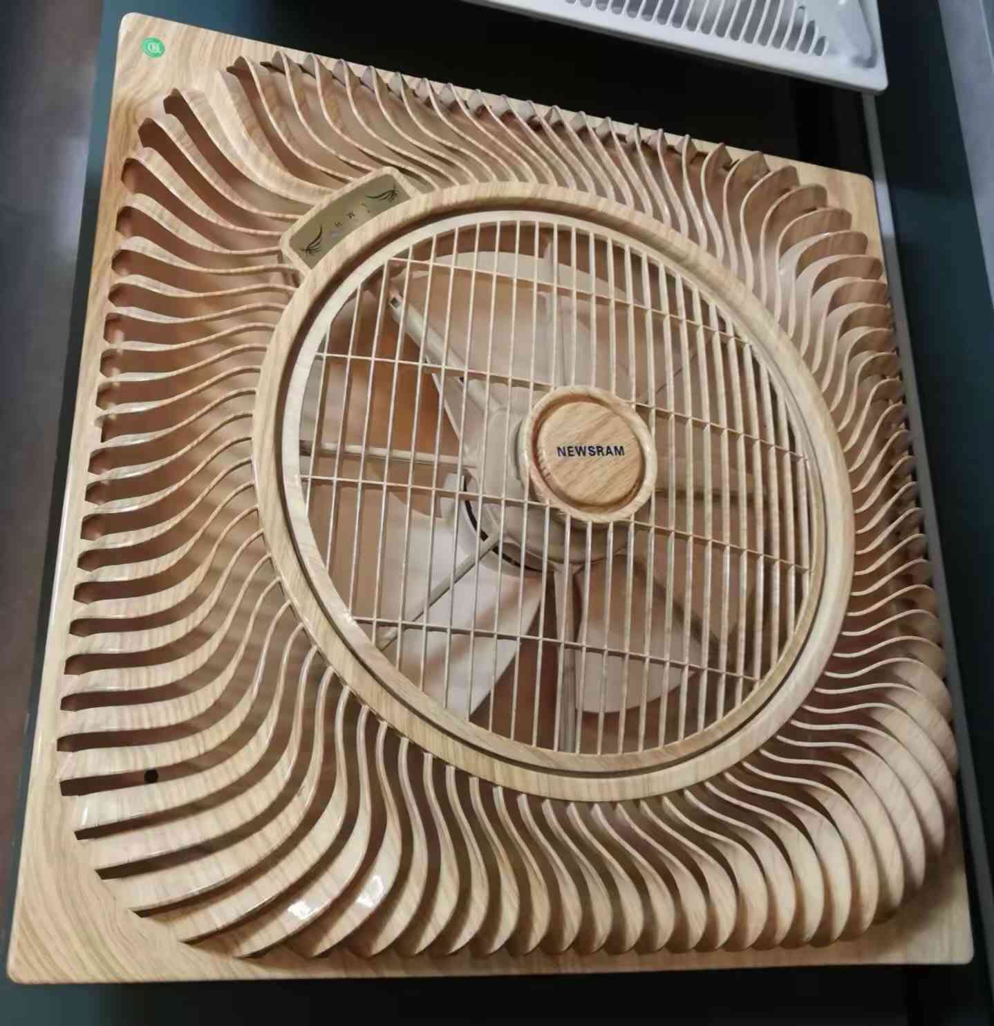 مراوح سقفيه هواء عاليه وتصميم أجمل متوفر عده انواع وألوان مختلفه 📍 متوفر الآن لدى معرض إبراهيم للكهربائيات
📞 ***********
📞 ***********
