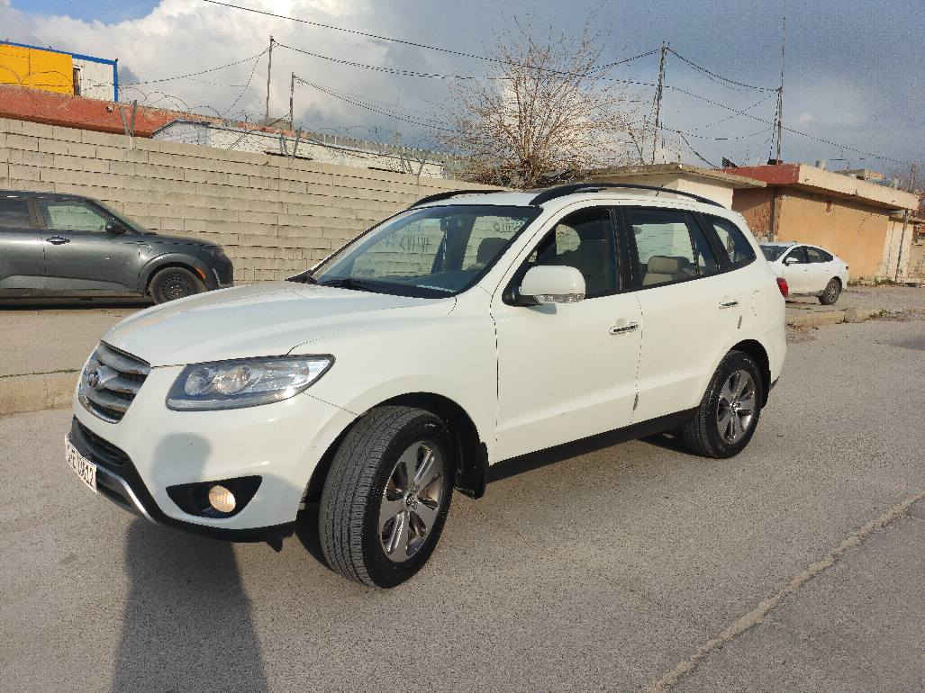 Santafe 2012
 هۆندای سانتافی ٢٠١٢ خلیجی
بێ بۆیاخ 
ماوەی ڕۆشتن ١٨٥٠٠٠کم
مواسەفات فول فول ٦ بستۆن مەکینە ٣.٥
سلاید و ئاوێنە شەفت و ٧ نەفەری و٢  بەسمە و تەبرید مەرکەزی و کوشن کارەبا و حاسە و کامێرا و ئاوێنەی دژە فول 
سەیارەکە لۆک لۆکە بە شەرتی ئەوەی گێر و مەکینەی عەیبی نەبێ 
نرخی 170 گەڵا 
*********** السليمانية, العراق
