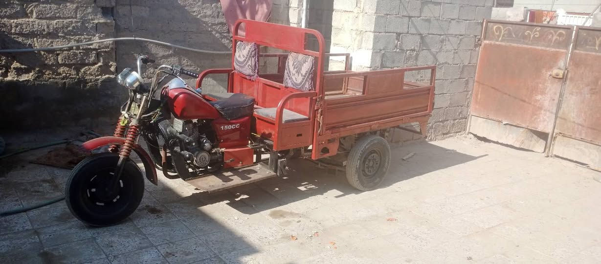 السلام عليكم ستوتة سلطان 2014اوراق بأسمي وكيلها سيد خلدون العنوان العمارة ابو رمانة قرب الملعب 
السعر /مليون و100 وبيه مجال للشراي 
للاستفسار ***********
