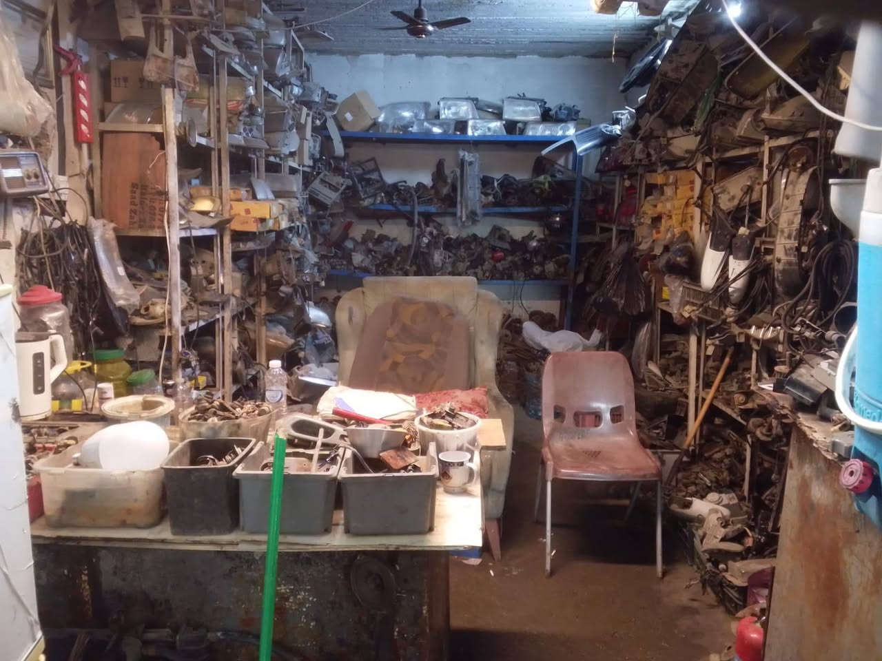 السلام عليكم محل الأخوين لبيع الأدوات الأحتياطيه السيارات قديم جديد برنس سيفيه اوبل عام دايو عام سوناتا
ابو كرار *********** عنوان كسره وعطش الشارع لاول أول فرع عل يمين
