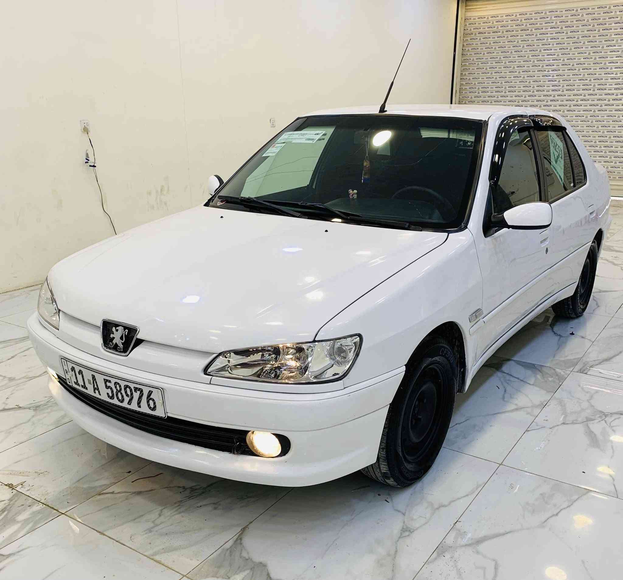 للبيع فقط بيجو 306 سياره كلها بلاديه ماعده الدوسات مصبوغات  
محرك جديد تبريد شغال عايزه بس غاز 
هزه جديده ورقم دولي 
السعر ٦٠وبيها مجال بسيط حك الجيه 
مكاني صلاح الدين 
***********
