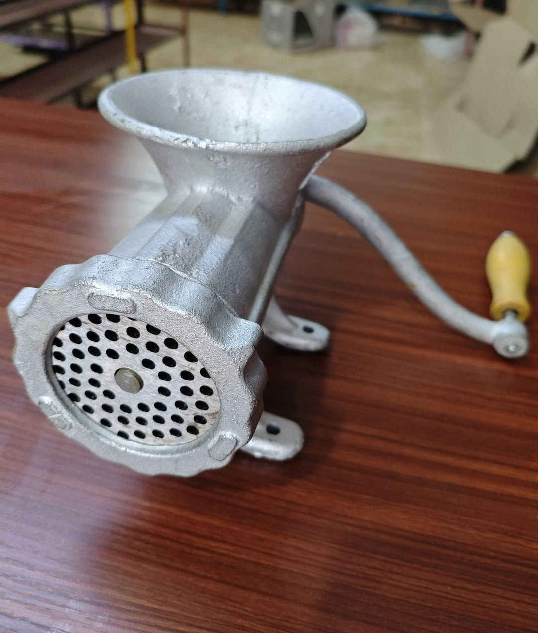 غراض مستعملة للبيع / ***********
#مكلف_بالنشر

ميزان كبير 35000 الف

ترمز كهربائي 30000 الف

مثرامة يدوية 10000 الف

مكينة خياطة 35000 الف

ساحبة گاز ع الباتري 25000 الف
