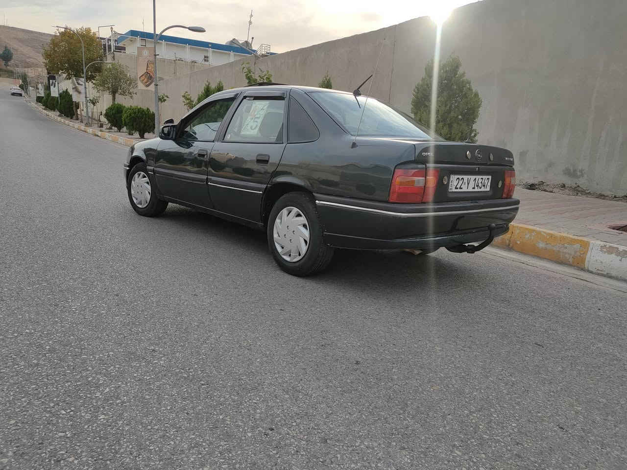 سلام عليكم فتكرا للبيع موديل 95 سياره نظيفه سنويه 2030 وهزه جديد بيها مكانات معجون كير محرك بشرط محرك 20 داخلها وخارجها نضيف *********** اكو واتساب هم
