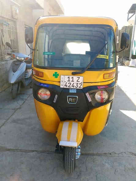 السلام عليكم تكتك للبيع 2021 شهر10 خير من الله كبل لشارع مابيها اي نقص بس الغوده مرشوشات تخم تاير جديد  ابو الحيه رقم وسنويه *********** اتصال مكاني  بغداد  مدينه الصدر مكينه مكفوله مامفتوحه
