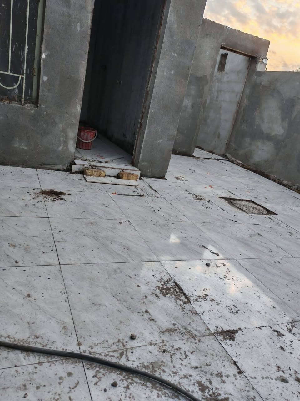 خلفه بناء سيراميك ارضيات متفرغ الاتصال على الرقم التالي ***********
