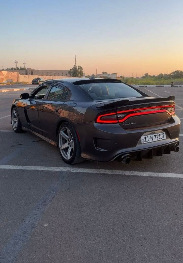 سلام عليكم  ارخص جارجر 2018              تو ويل R/T5700 رقم بغداد باسمي سنويه وهزه جديد 
كير مكينه مكفول شرط الفحص
صدر امام خلفي  جديد
تبريد ثلج قطعتين 
شاشه جبيره
داخل كاربون فايبر 
عليا زراعه لدات امام وتغير ألوان 
شفتات ستيرن 
تدفه مري
حساسات امام وخلفي 
بجم محدث srt
ويل كب نجمه خسفه قويه الأصلي
السياره بدون ايرباك بدون دواخل 
السياره داخله دعاميات فقط 
ونفحص طلع بيها كلير قطعتين وقطعه مبدله 
بدون بارد السياره جديده بشكل 
ماشيه ٧٤mi
ترأيها مال زيرو
صور الحادث مرفق مع المنشور 
عنوان بغداد حي الإعلام 
رقم ***********
السعر 168 وبيها شي بسيط حك الجيه
