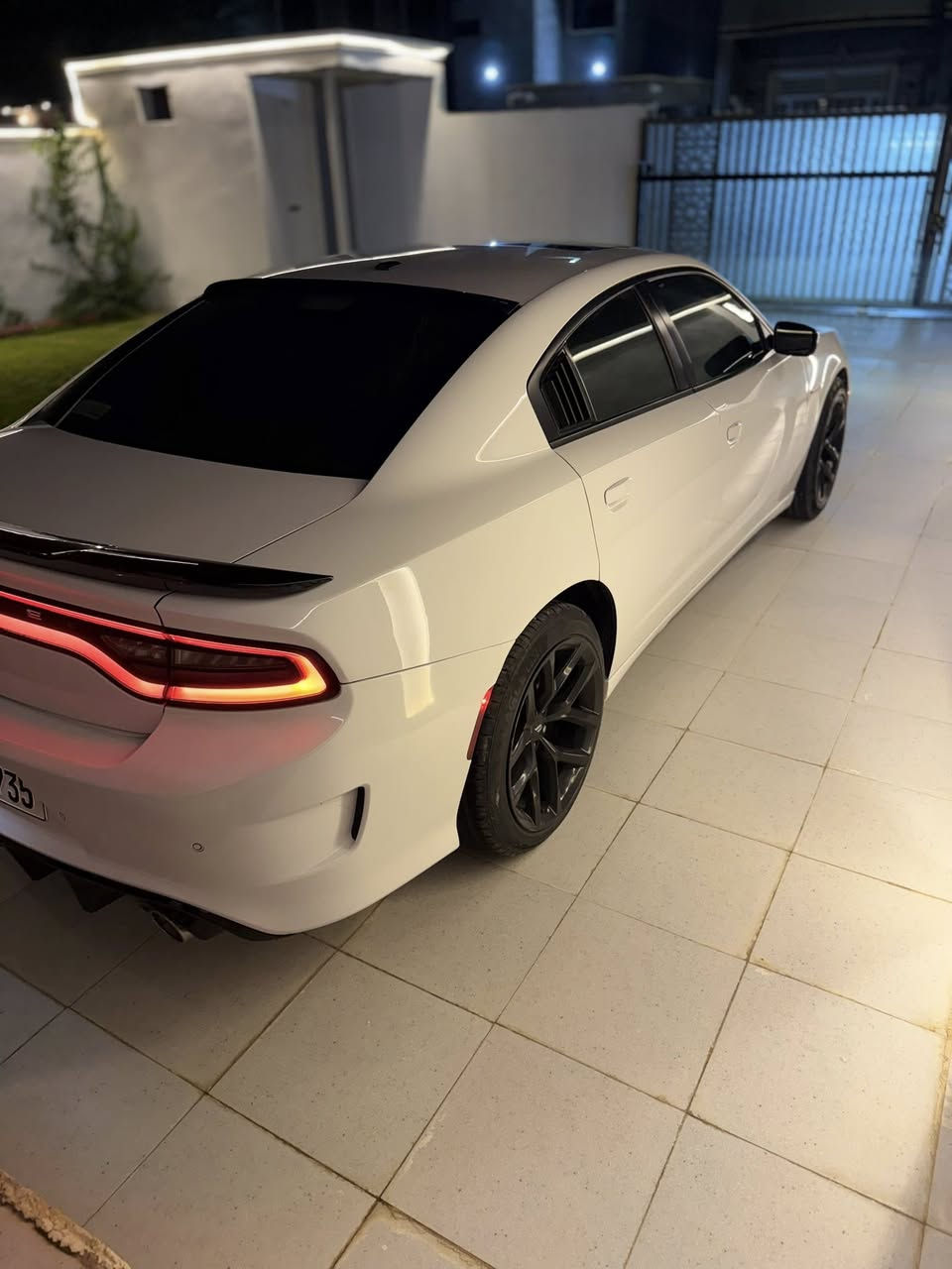 2019 بدون صبغ
ماشيه 86 km جديدة 
ترايها زيرو مواصفات 
فتحه بصمه تشغيل 
عن بعد حساست 
محرك 3600 
داخل احمر واسود 
صدر جديد 
تبريد ثلج 
گير محرك مكفول 
للاستفسار ***********
