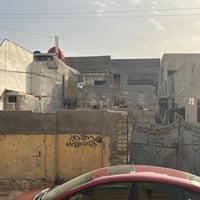 دار قديم للبيع يعتبر ارض في منطقة الشرطه الخامسه المساحه ١٧٥ متر واجهة...