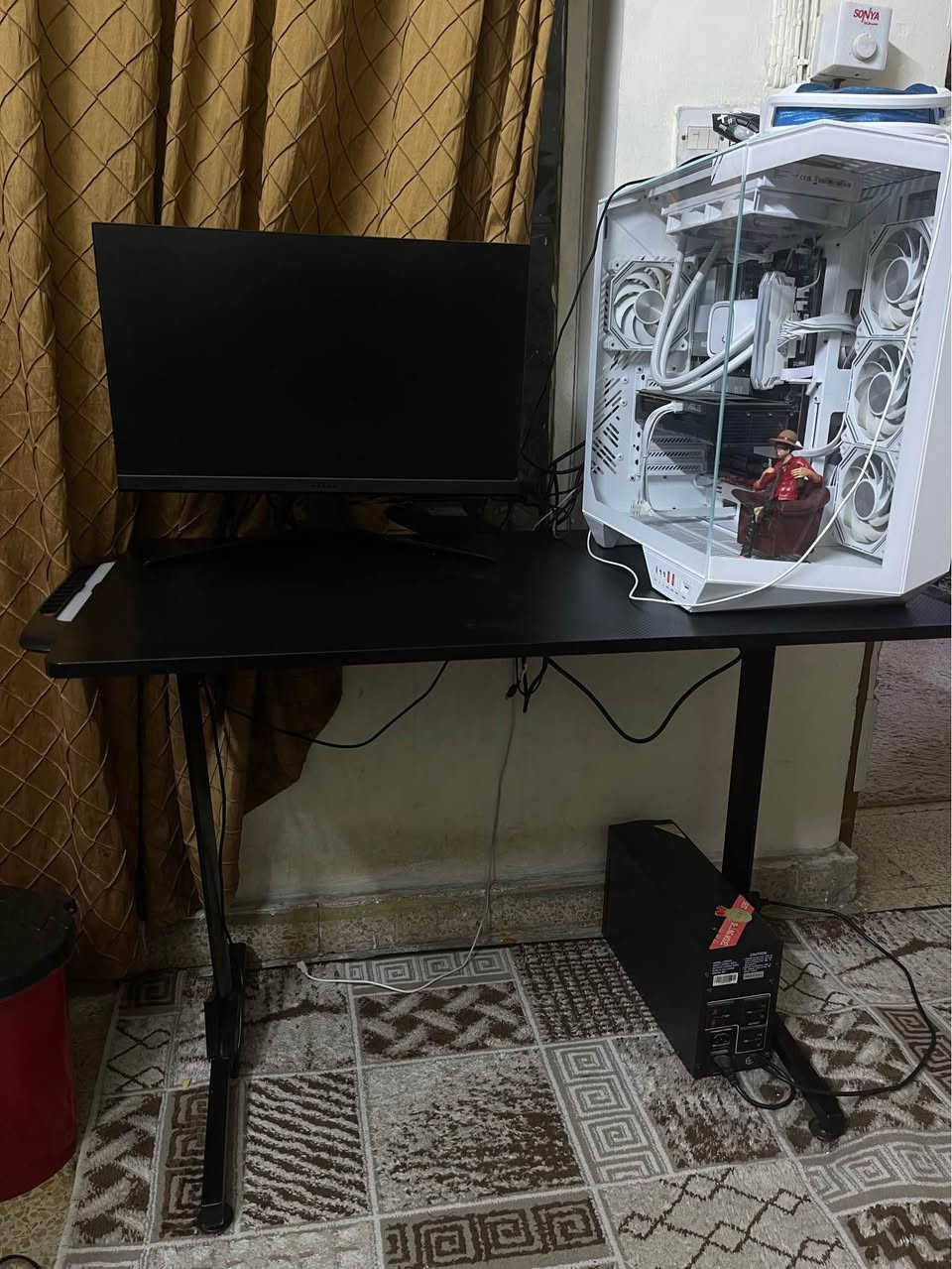 ميز كيمنك من شركة twisted minds للبيع 
مستخدم نظيف حيل 
المميزات:

ابعاده: 
100CM*60CM*75CM
(طول 100 ، عرض 60 ، ارتفاع 75)
لون السطح : كاربون
لون الاسفل: اسود

اضاءة LED على الجوانب
فتحة في الخلف لتنظيم الكيبلات
رف تحت الديسك لتنظيم الكيبلات

يجي وياه ماوس باد هدية من Redragon (مستعمل 🙈)

السعر 100 الف 

ميز محترم ورزن وقوي و وعليه ضمان

لايوجد توصيل
سبب البيع ( احتاج ميز اكبر من ورة الشغل 😔)
مكاني بغداد العطيفية الشالجية
الرقم *********** بغداد, العراق
