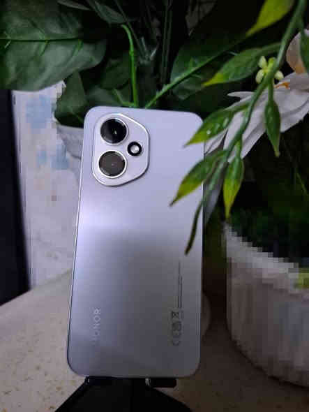 السلام عليكم..
⚪ هونر 400 العادي Honor 400 

⚫ ذاكرة 512 GB ▫️ رام 12 

⚪ بطارية 6000 mAh ▪️تدعم الشحن السريع 80 واط 

⚫ اللون الفضي 

⚪ المعالج snapdragon 7 gen3

⚫ يدعم شريحتين سيمكارت + يدعم 5g

⚪ شاشة Amoled ▪️ حجم 6.55 انج ▪️ تدعم ال120 هرتز

⚫كاميرا خلفية بدقة 200 ميكا بكسل ▫️ الفيديو 4k 30 فريم او 1080، 60 فريم

⚪ الجهاز خدش مابي، وضمان يوم كامل 〰️ملحقاته كاملة〰️ مع كڤرين شفافه 

⚫ مكفول من التصليح والتبديل▫️نضافة 💯 

🟢 السعر:     400،000 (400 الف)  بي مجال للشراي

📍 مكاني بغداد السيدية (ماعندي توصيل)

📱 رقمي واتساب   ***********
