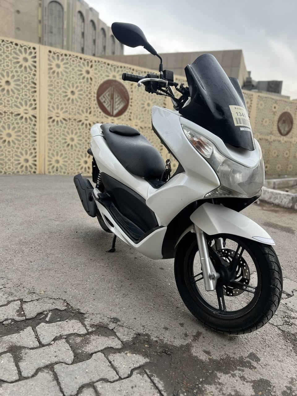 السلام عليكم للبيع دراجه pcxجيل الاول  دراجة مال رمبه ماخذها رمبه الدراجه وأعلى ايدي حجم مكينه 150ياباني الاصلي دراجه جديده مال جناي وعلئ ايدي لون مميز ماروني 
ياباني الاصلي دراجه كامله أستان كهربائي تدفئه بل يدات حساس ازدحام سويجات ٢حرف Aدراجه جديده الدراجه مكينه لوك شلعه معدل خير من اللّٰه دراجه تكول جديده بمعنئ الكلمه واحلا من الصور مال جناي المكان بغداد دراجة مكفوله اي نقص مابيه السعر 1450
وبيها مجال بسيط  
اي استفسار ***********
