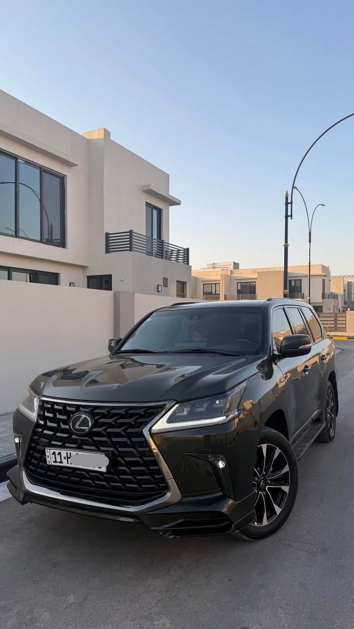 السلام عليكم
لكزز lx570. كورو
موديل 2021
ماشيه 55km
مكفوله بيه ملاحظه بسيطه 
رقم مميز 
***********
