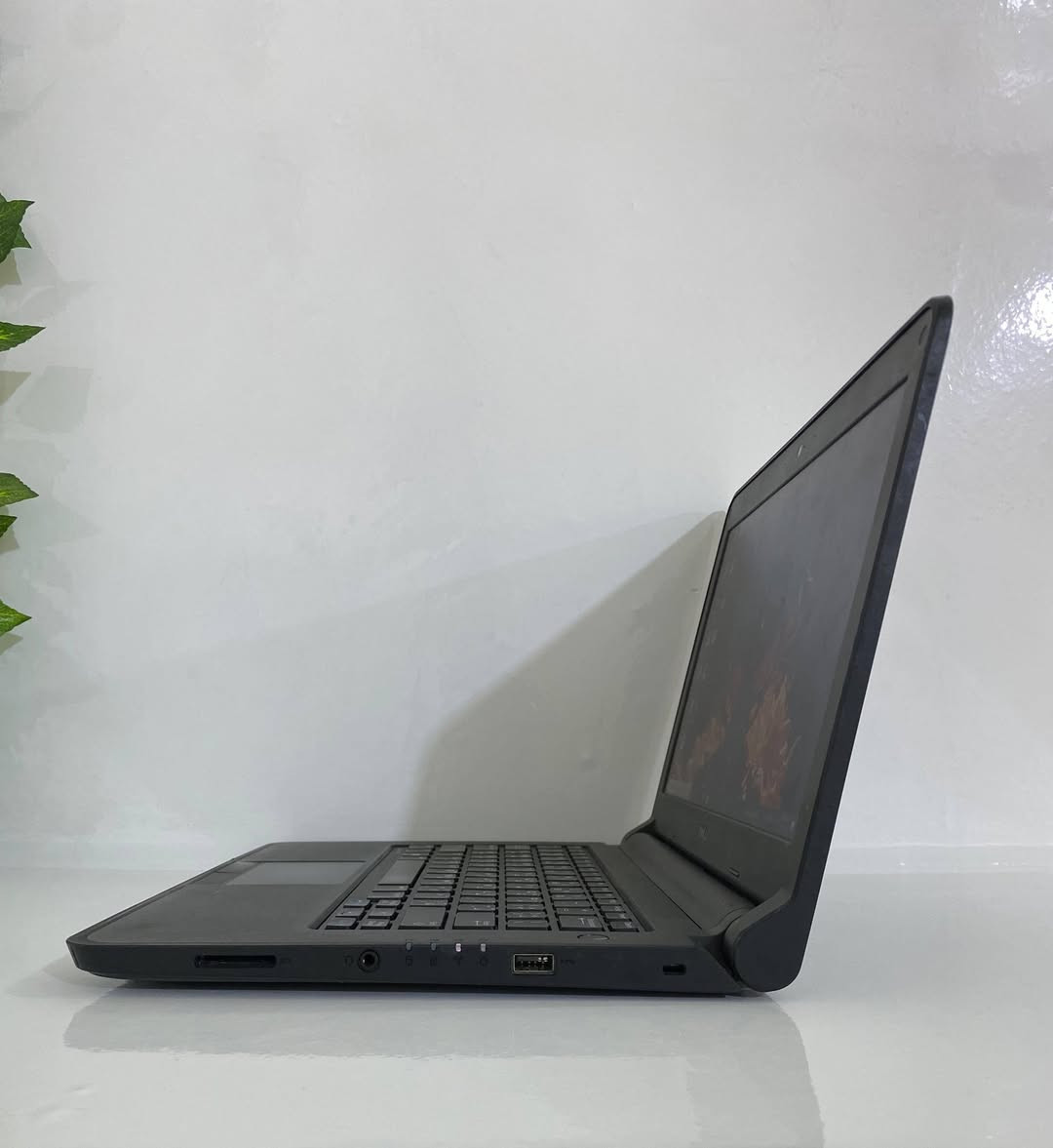 🖥️ Dell Latitude 3350 🔥

✨ لابتوب عملي، خفيف، وسعره مغري. 

✨ مناسب للطلاب، الدوام، الإنترنت، والأعمال المكتبية. 

🩵🤍 المواصفات 🤍🩵

🚀 معالج Intel Core i5 – الجيل الخامس (U)
🧠 RAM 8GB DDR3 – قابل للتطوير
💾 SSD 128GB – أداء سريع (قابل للتطوير)
🖥️ شاشة 13.3 إنج – خفيف وسهل الحمل
🎮 كرت شاشة Intel HD 4GB
⌨️ كيبورد عربي / إنكليزي.

✨✨✨✨✨✨✨✨✨✨✨✨✨✨✨✨✨✨✨✨

💰 السعر: 155 ألف دينار فقط. 

🚗 يتوفر خدمة توصيل لجميع المحافظات. 

🩵بغداد 5 الف دينار فقط. 
🩵محافظات 6 الف دينار فقط. 

✨✨✨✨✨✨✨✨✨✨✨✨✨✨✨✨✨✨

📑ضمان لمدة عشره أيام من تاريخ الإستلام. 

☎️للحجز والاستفسار التواصل على الواتساب أو المازنجر.***********
