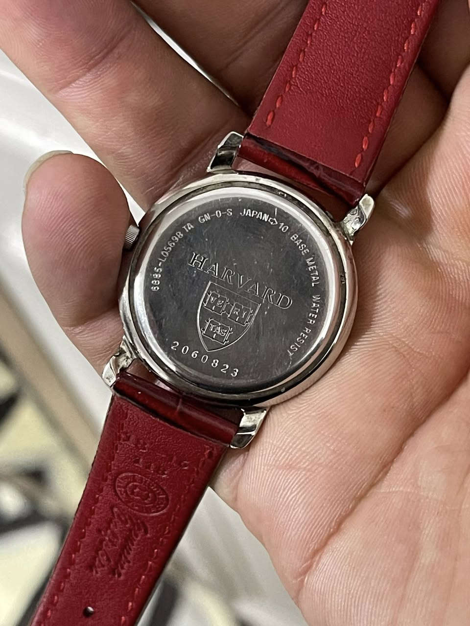 سلام عليكم ساعة فنتج ياباني قديم
كلاسك نضافة تامة صنعت خصيصة جامعة هارفارد اليابانية 
ساعة تحتوي على مراحل شمسي قمري 
عرض منفذ تاريخ 
سنل ستيل 
قطر 33  فنتج 

عنواني بغداد الدورة يوجد توصيل بغداد ولكل العراق 

***********
