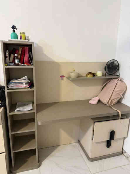 غرفه شبابيه للبيع سريرين  فقط اتصال
***********
