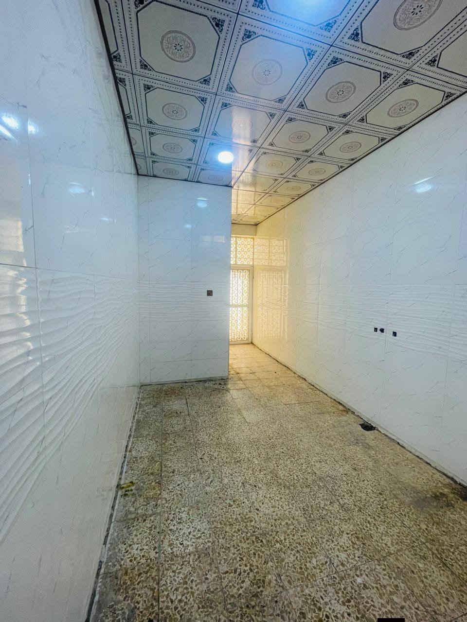 ياالله 

يوجد لدينا بيت للبيع حي ميسان ع الشريط مساحه 100متر يحتوي على غرفه وصاله واستقبال ومطبخ وصحيات صب كونكريت ارضيه كاشي جدران سيراميك سقوف ثانويه البيت جدا نظيف ومرتب 

السعر المطلوب خاص 

للاستفسار والمعلومات الاتصال بنا ع الارقام التاليه 

***********

***********

***********

او مراجعه مكتب ألروان للوساطه العقاريه والمقاولات العامه 

عنوان المكتب حي ميسان ع الشريط قرب صيدليه الشراع مقابل الاستداره مباشر 

عندك بيت عرصه للبيع راسلنه وات ساب وتدلل 

نشتري جميع الدور والعرصات حي ميسان فقط
