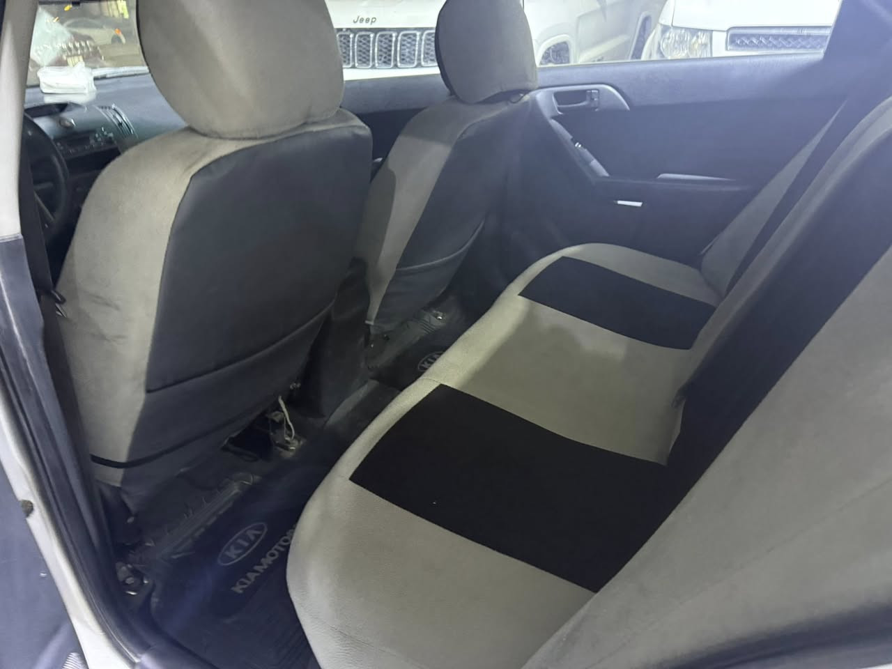 السلام عليكم
سيراتو خليجي 2012 
رقم اربيل  
مكينة كير وتبريد مكفولات 
تخم تايرات  
سيارة جاهزة مابيها اي نقص  
السعر 100 وبيها مجال
العنوان ديالى بعقوبة


**إذا كنت صاحب هذا الإعلان وتريد حذفه لأي سبب، رجاءا أرسل رسالة إلى الدعم الفني**