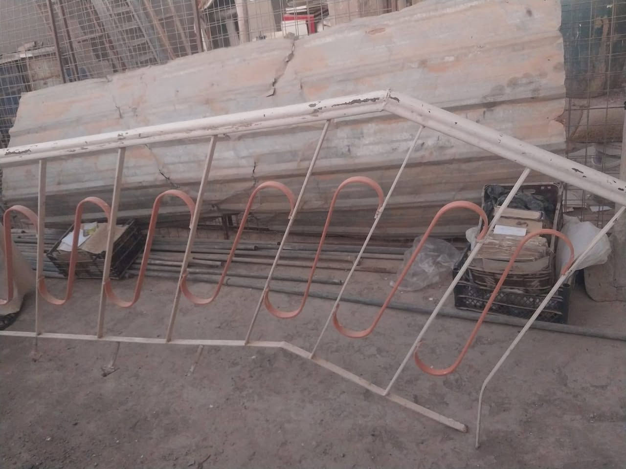 أغراض منوعة كلشي وسعره وبيهن مجال بالمعقول
للاستفسارعلى الرقم.    ***********.   واني حاظر
