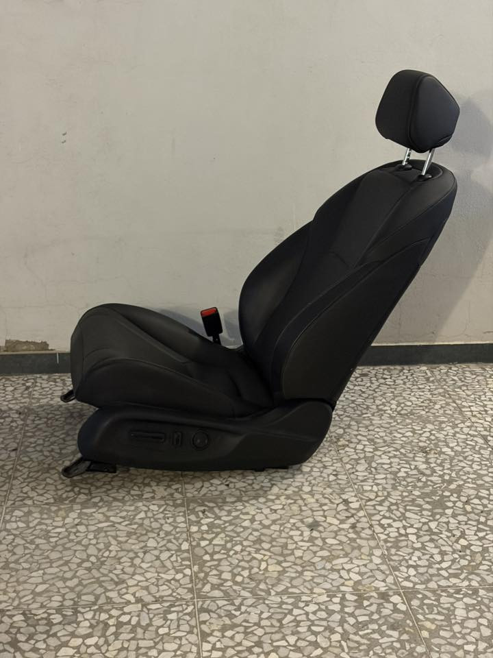 سلام عليكم كشن سايق مالاكورد جلد كهرباء نظافة ٩٠٪؜ مفتوح منه الايرباك فقط الكشن بلادي ممخيط

‭٠٧٧١ ٥٦٠ ٩٤٤٨‬ واتساب فقط
