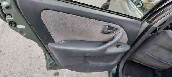 تۆیۆتا کامری مۆدیل 2001
گێڕ تۆماتیک و تەبرید
ئاڕمی پلاستیکی دهۆک بەشەرتی غەرامە سەیتەرە مەفرەزە دایرەی مرور
حیزام بۆیاخە بۆ جوانی بە بێ مەعجون دەعمو لێدراوی نییە 
چوار جام کارەبا ئاوێنە کارەبا قوفڵ مەرکەزی 
چوار تایەی سفری بۆ بەستراوە ڕادێتەری لۆک تازە بەستراوە
گێڕو مەکینەو ئاڕم و ئاوەلیات بەشەرت
سەیارەکە هی ماڵی خۆمانە هەموو گیانی بەشەرت...
شوێن...هەڵەبجەی تازە
نرخ...56 وەرەقەو معامەلە
ژ.م...***********
*********** السليمانية
