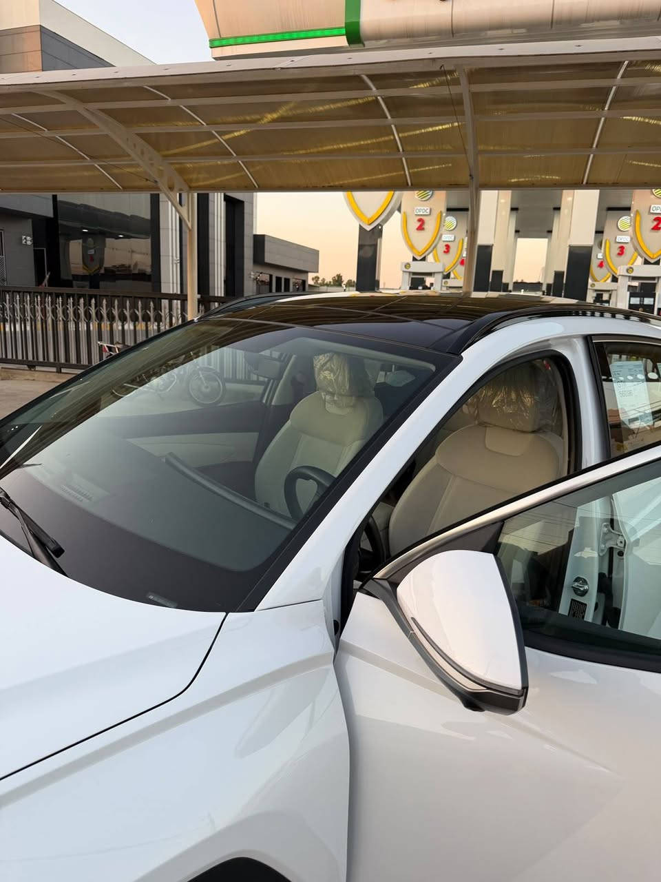 🚗🔥  هيونداي توسان 2025 بانوراما  🔥
📌 أهم المواصفات:

🌟 سقف بانوراما واسع
💡 إضاءة LED كاملة
📱 شاشة كبيرة تدعم أبل كار بلاي وأندرويد أوتو
🛡️ أنظمة أمان متطورة
🌀 حساسات 360ْ + 4 كاميرات محيطية
🛣️ مثبت السرعة
⚙️ محرك اقتصادي ومتين سعة 2.0L
🔥 داخلية فاخرة مع تبريد المقاعد الأمامية
🛞 ويل كب رياضي حجم 19 للأستفسار ***********
