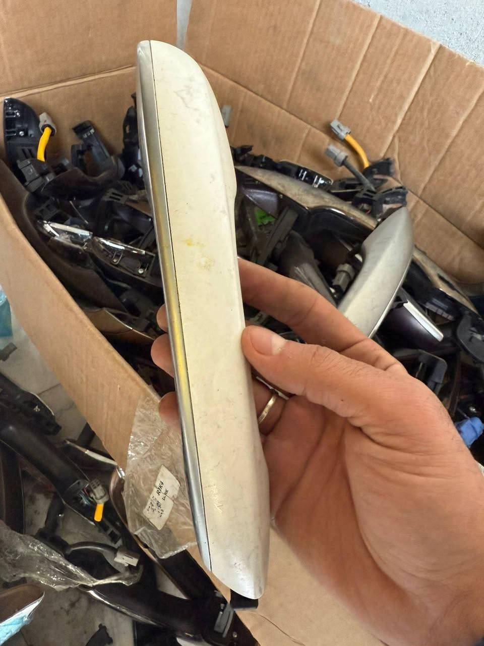 عالم الجينيسس
اسامه الكعبي🥇
***********
يدات ابواب GV70 امامي+خلفي
شرط امريكي
جميع الالوان 
البرونز والنيكل

العنوان بغداد الدولعي مقابل مخازن الجاي
