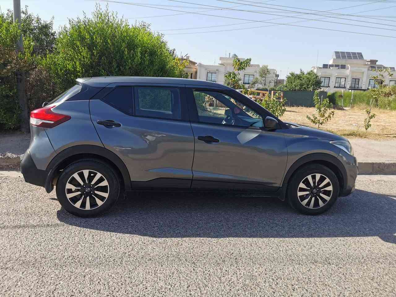 #nissan نیسان کیکس 2020
مواسەفات SV
دوو پارچەو نیووی بۆیاغ بەبێ ناوگرتن 
پشت و پێش کەپس 
گێڕ و مەکینە بەشەرت 
ژینگەو ڕێگەو بانی نوێیە
نرخی  110 مەجال
***********
