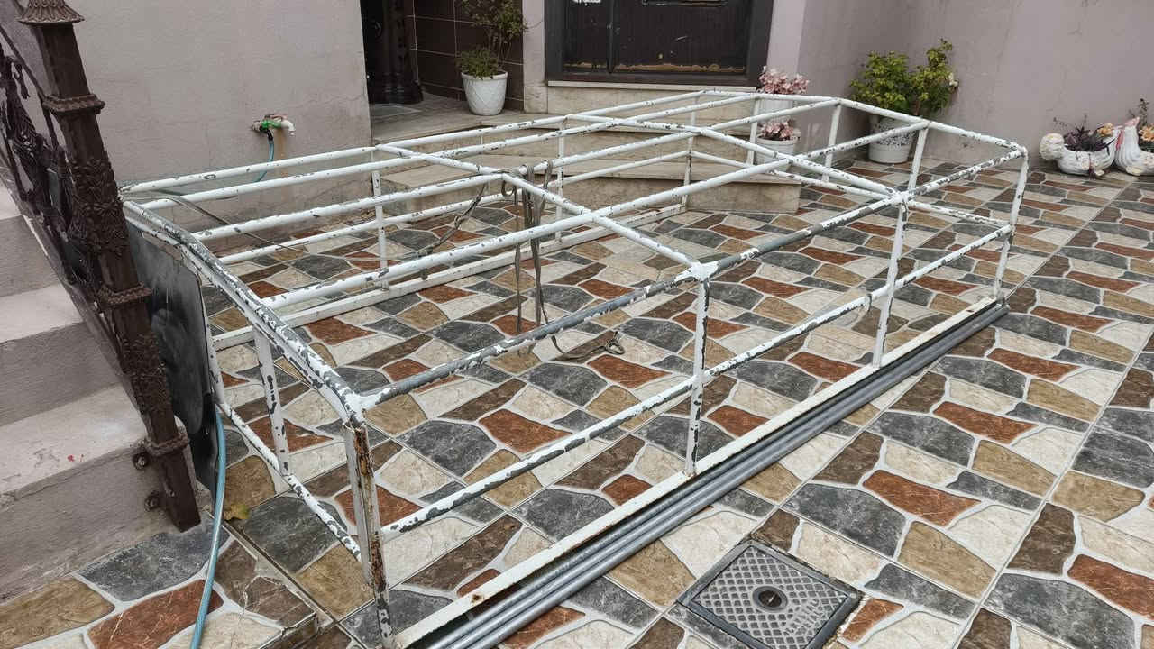 چەمچەی دوو قات کیا حمل
بۆ 3000 و 2700 ئەبێت 
دەرگای پشتەوەی هەیە 
شوێن/ کەرکوک 
                       ***********
سعر 110 و مجال
