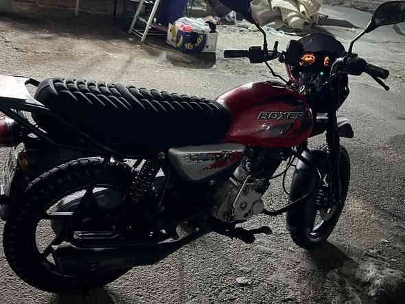 السلام عليكم بوكسر للبيع 2023دراجه نظيفه حسب ما موظح بالصور تجي تفحص مكينه ومن الجاملغ للجاملغ برغي ما مفتوح بيها وما متعوبه مرقمه بغداد تحويل ثاني. يوم السعر 2750000 بيها مجال حك الجيه المكان الاعظمية التواصل والاستفسار ***********
