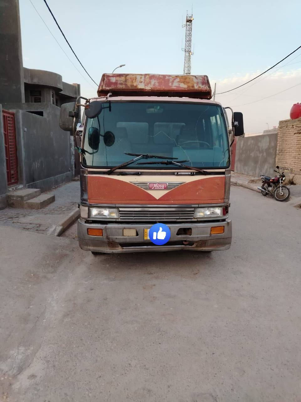 هينو طيره 70 سوبر 6 وربع مطوله باسمي مشروع وطني رقم. بصره وبيهه صوت بالمحرك.... ***********
